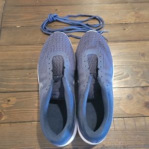 New Nike Revolution 4 Navy Blue Men's Size 12 tennis shoes